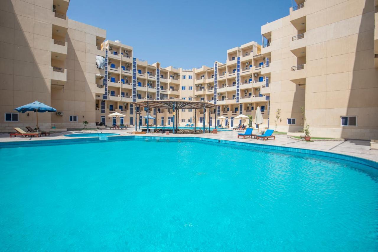 Poolside With Patio Near El Gouna Apartment *
